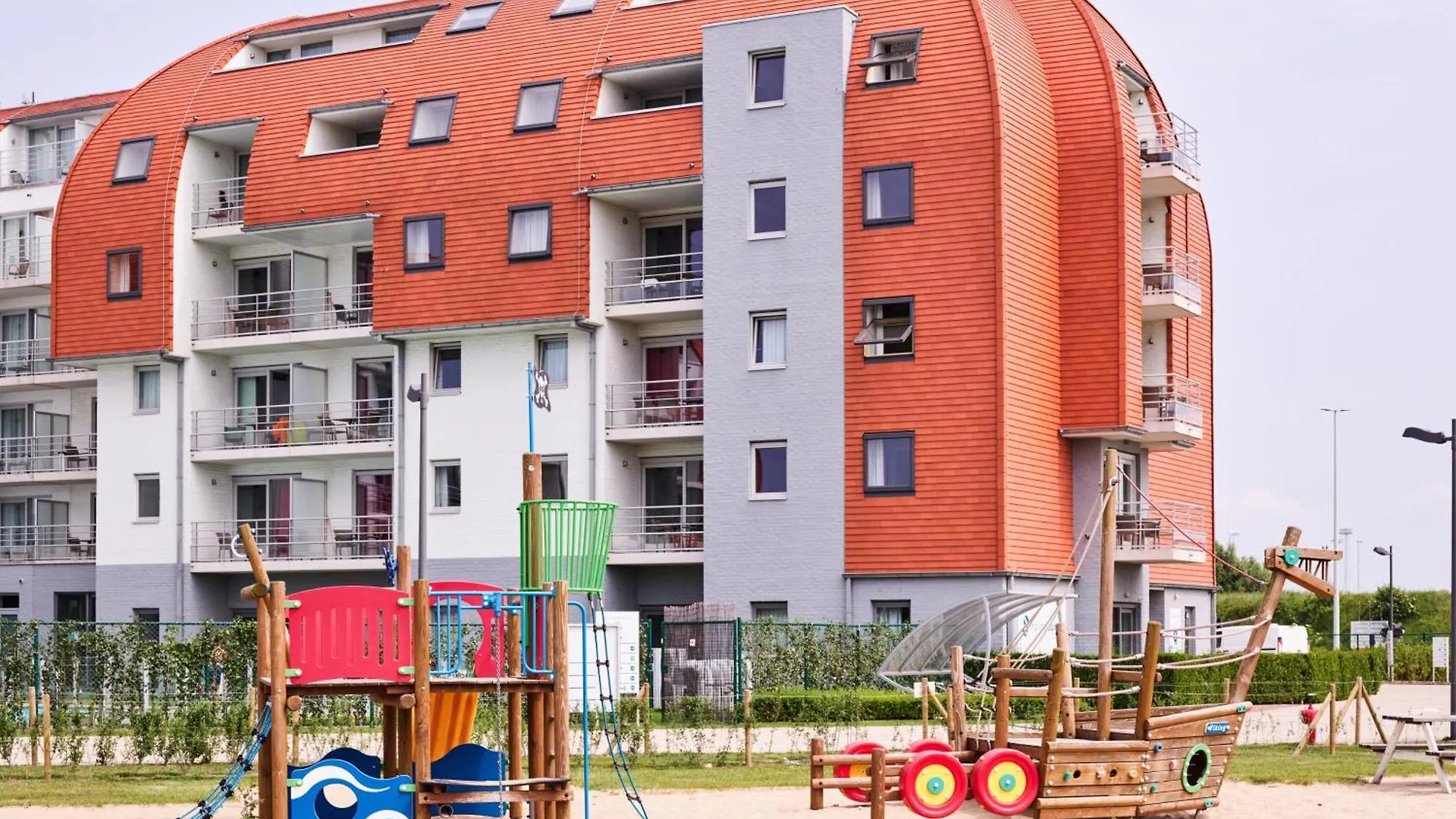 Holiday Suites Zeebrugge 0*, Bruggy Belgie