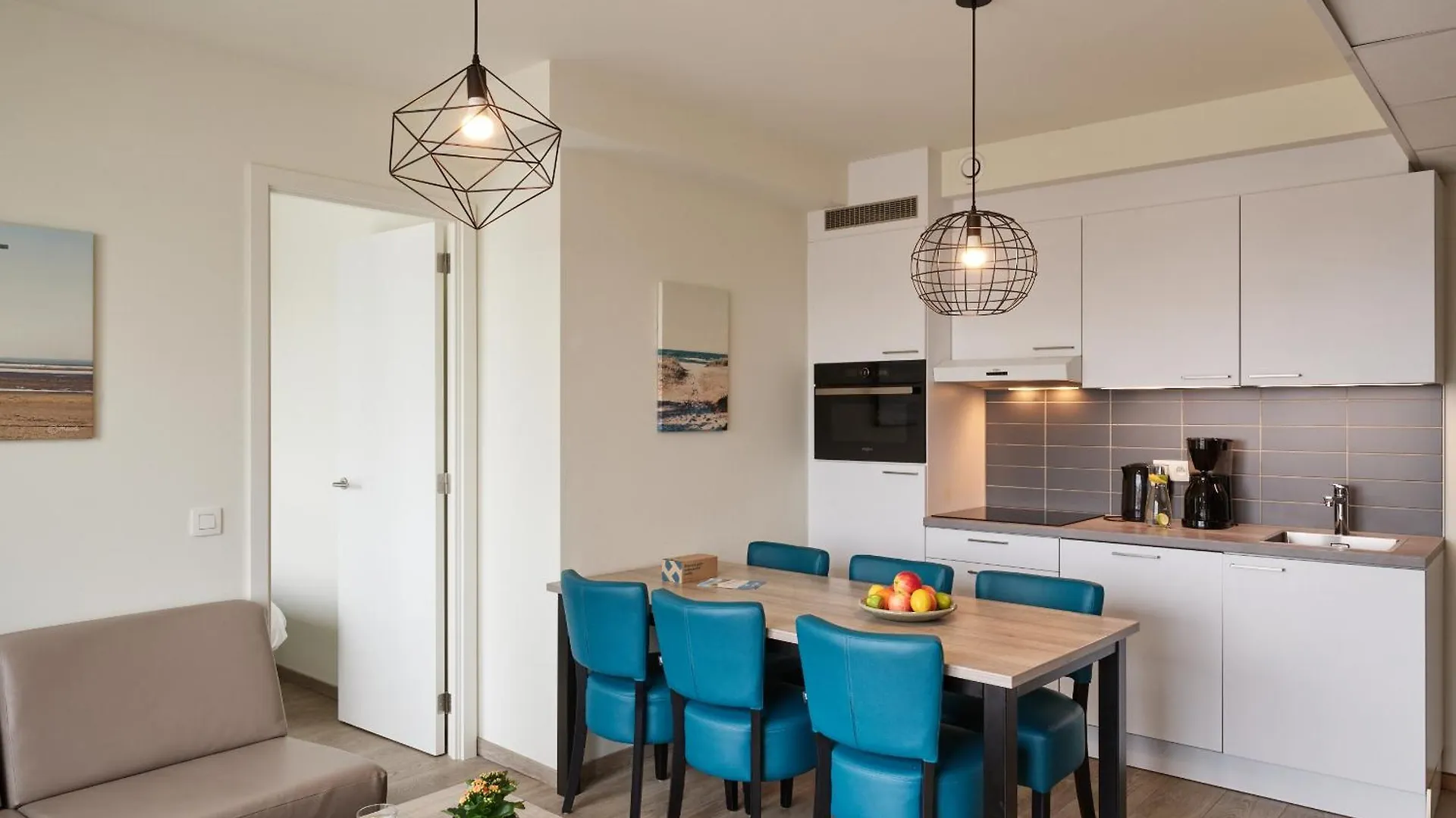 Holiday Suites Zeebrugge 0*, Bruggy